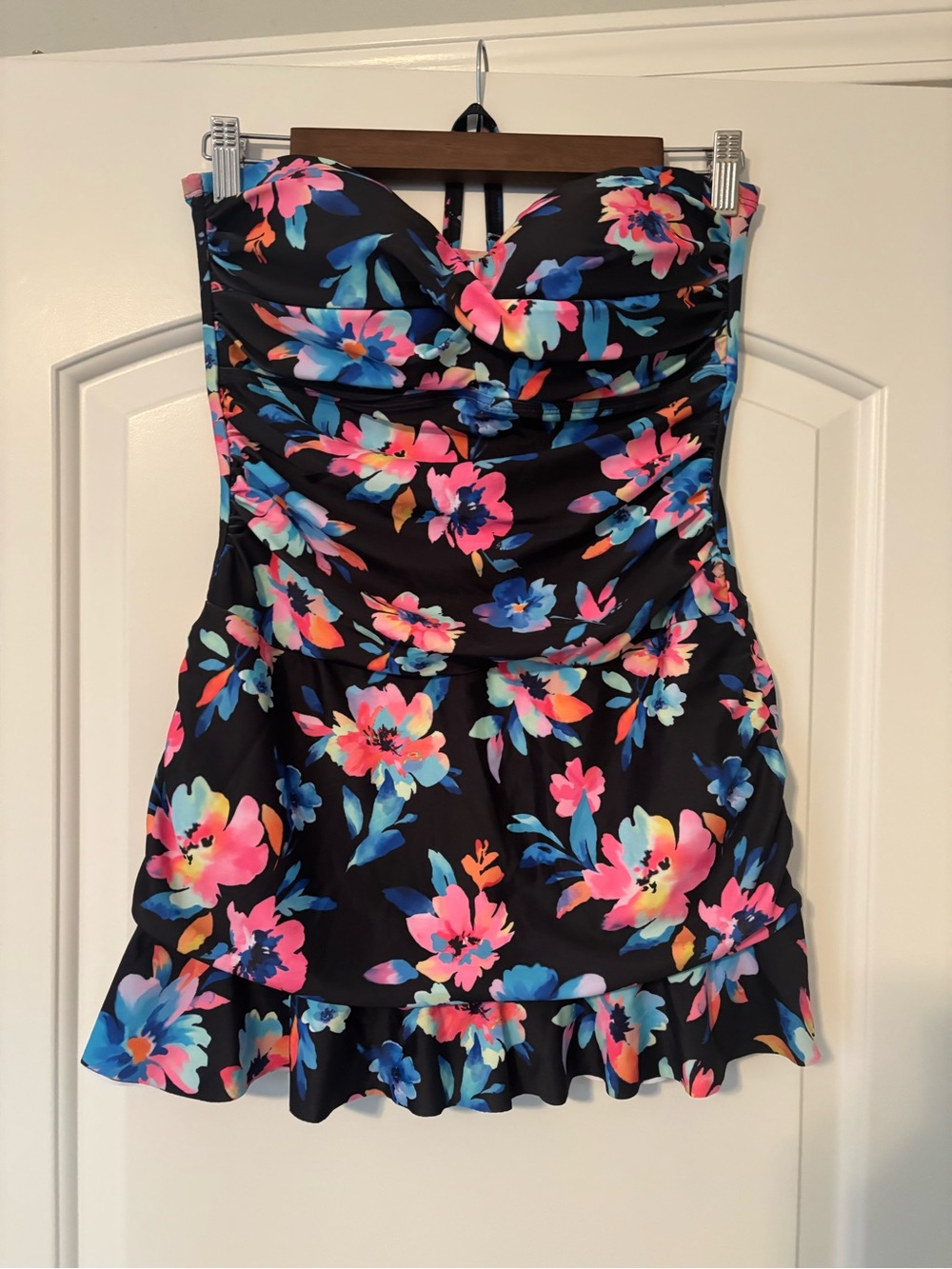 NWOT Floral Ruffle Hem Strapless Swimdress - Removable Strap